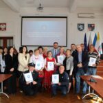 Uroczyste podpisanie umów grantowych w ramach Programu Odnowy, Aktywizacji i Estetyzacji Powiatu Jędrzejowskiego na rok 2024.